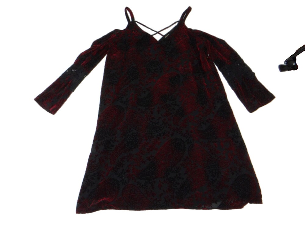 mystree Large Black and Red Velvet Cold Shoulder Dress